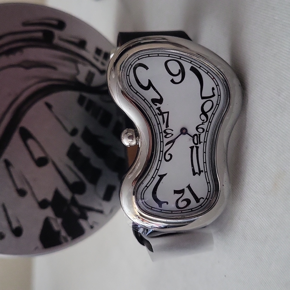 Salvador Dali Melting Clock Surreal Watch LARGE - Picture 2 of 9